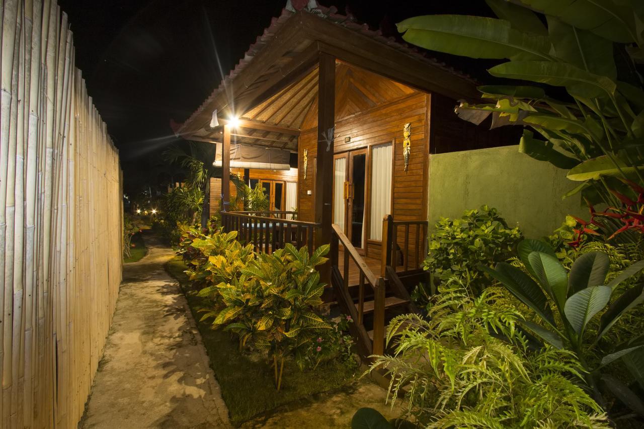 Amora Hut'S Lembongan Zewnętrze zdjęcie